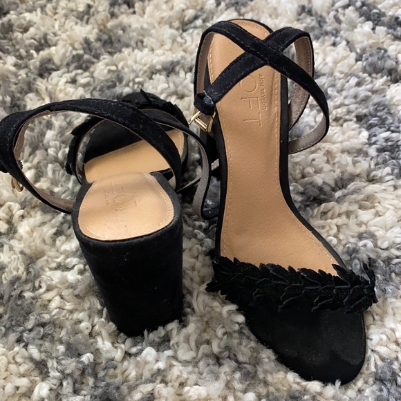 Black loft beautiful sandals. - Picture 1 of 7
